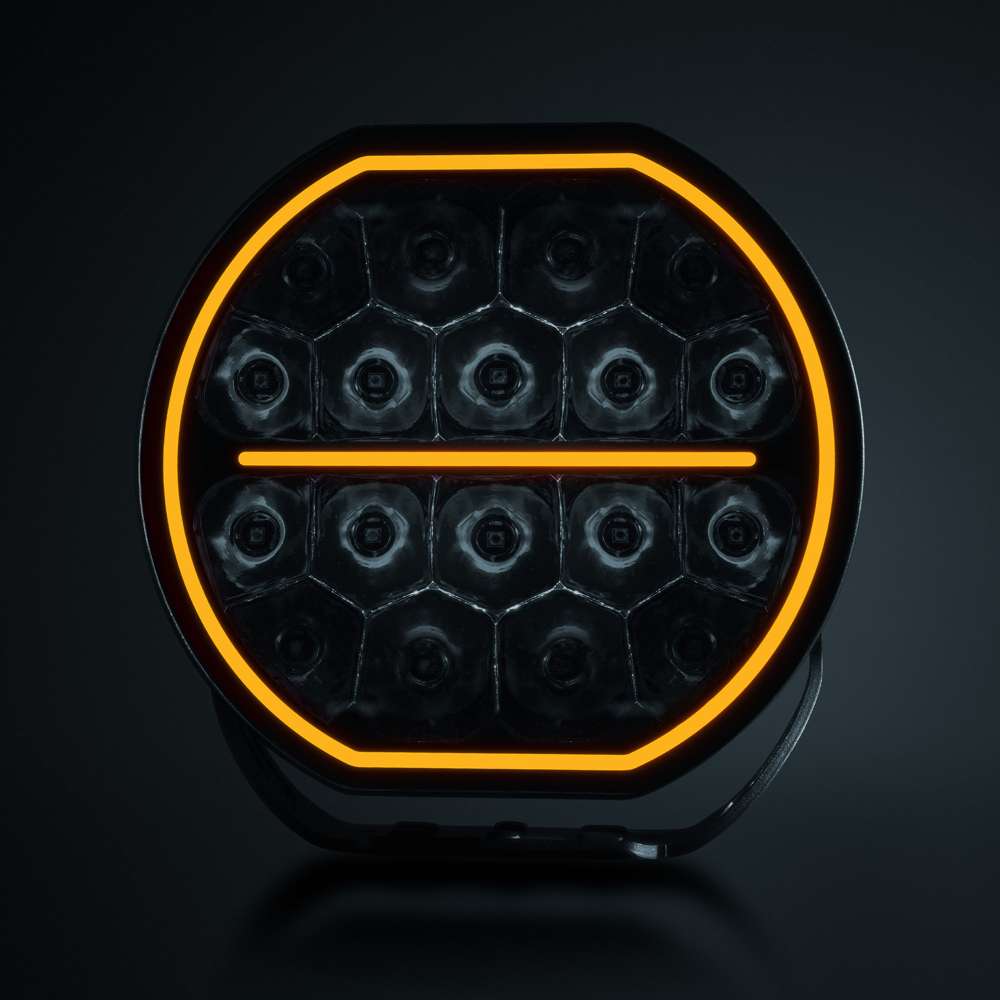 Phare LED Big Energy EB 9" – 10700 lm Portée Big Energy EB 9" LED Driving Light – 10,700 Lumens of Long-Range PerformanceIP69K