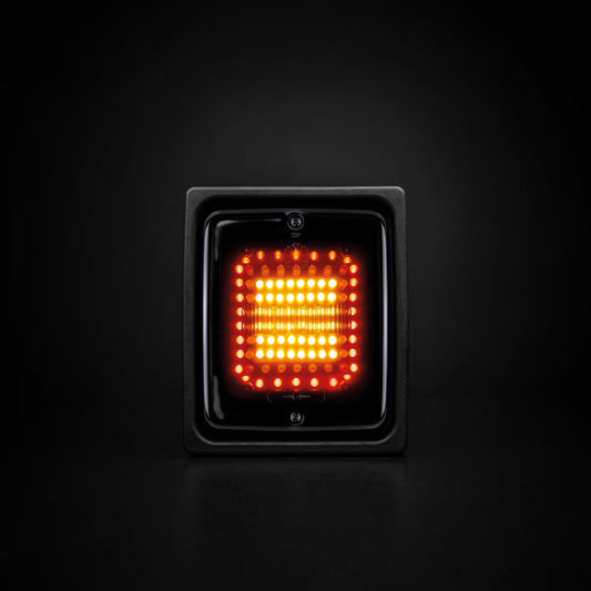 Feu LED Carré Dark Knight IZE – Éclairage LED Haute Puissance Homologué E