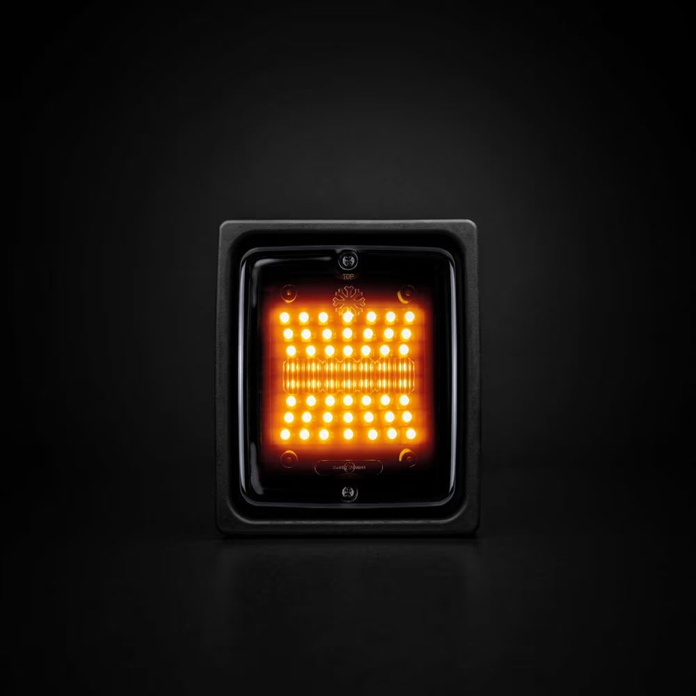 Feu LED Carré Dark Knight IZE – Éclairage LED Haute Puissance Homologué E